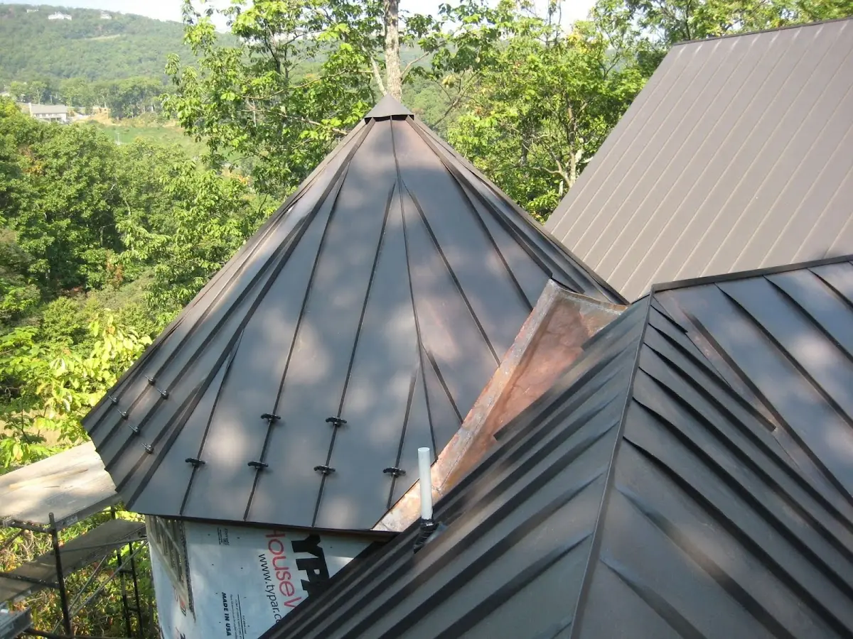 Professional Gutter Cleaning by Craftsman Roofing in Mesa Verde